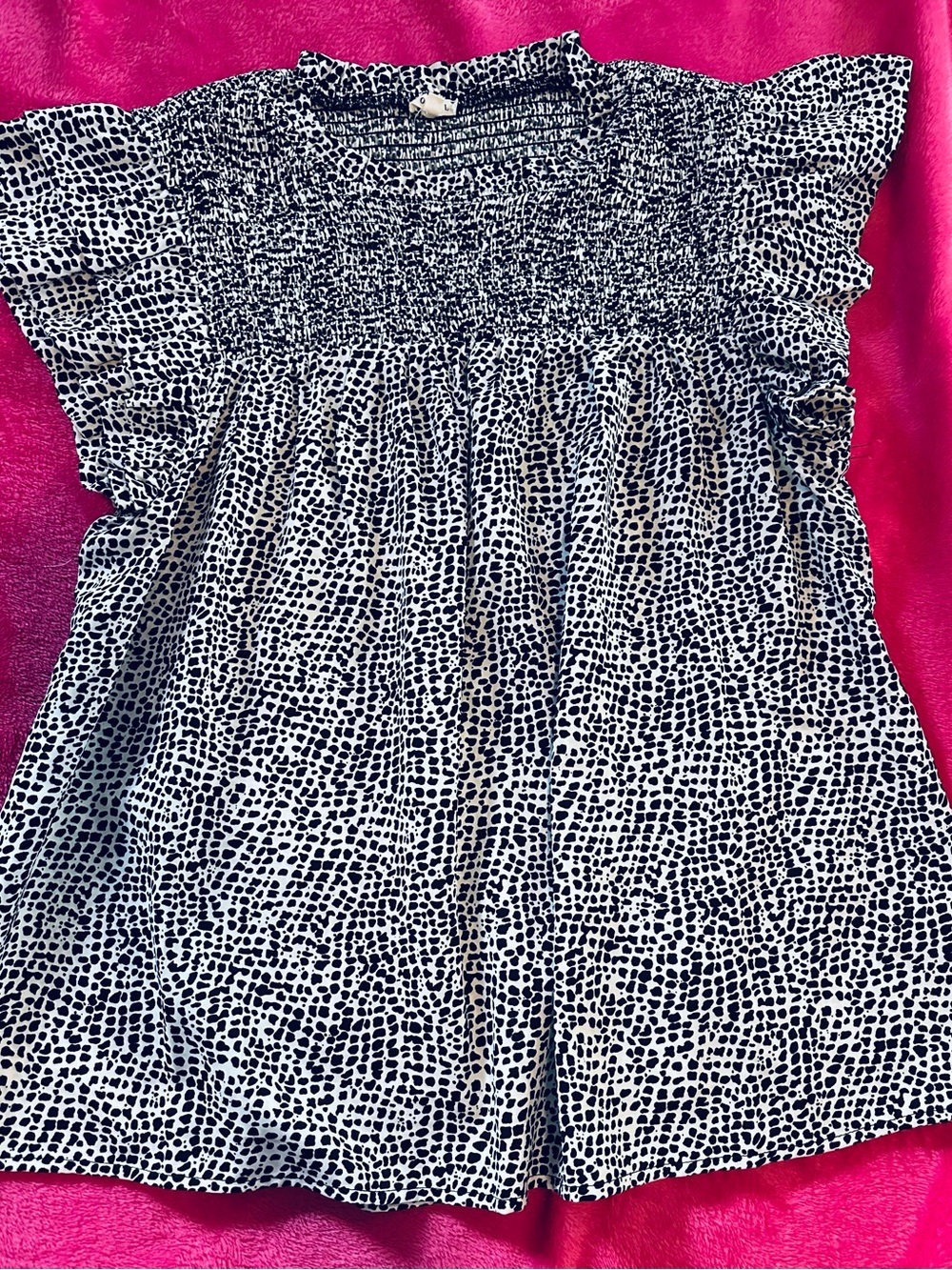 Jodifl Women’s Small Black & White Smocked Flutter Sleeve Top